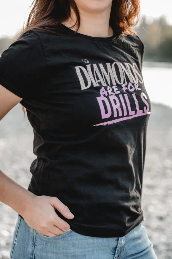 “Diamonds are for Drills” T-Shirt – Bild 10