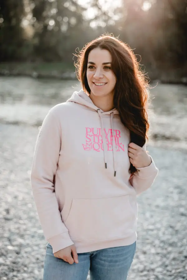 “Pulverstrahl Queen” Hoodie – Bild 2