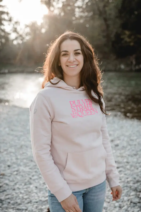 “Pulverstrahl Queen” Hoodie – Bild 5