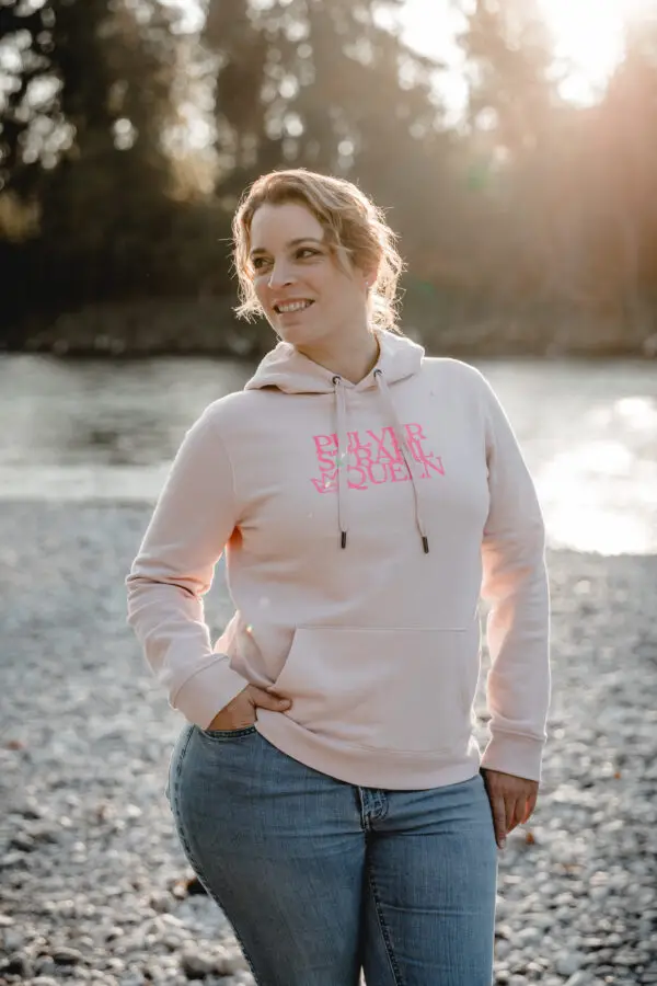 “Pulverstrahl Queen” Hoodie – Bild 8